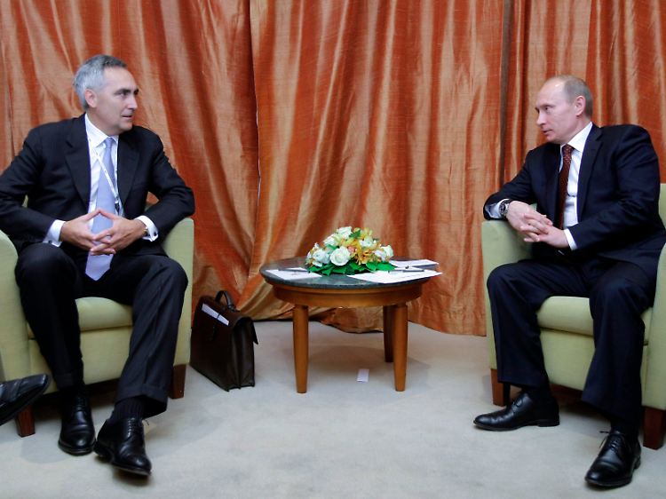 Siemens-Chef Peter Löscher traf sich im November 2009 mit Russlands Regierungschef Wladimir Putin (rechts).