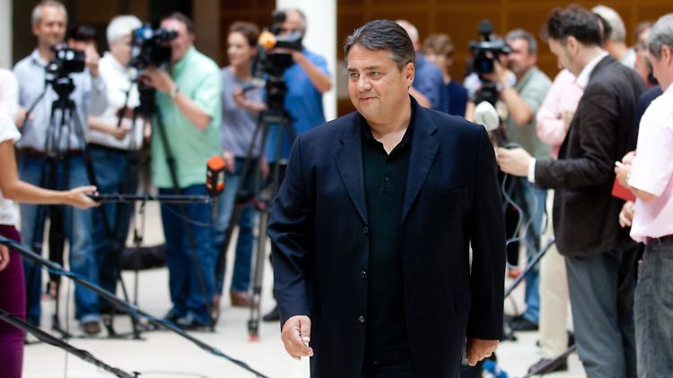 SPD-Chef Sigmar Gabriel möchte ab sofort weniger im Rampenlicht stehen und mehr Zeit für seine Tochter haben.