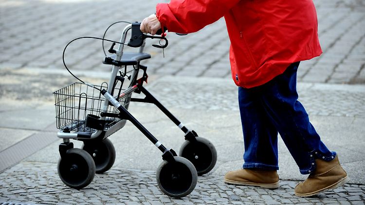 Die Gehhilfe hilft nicht nur beim Gehen.