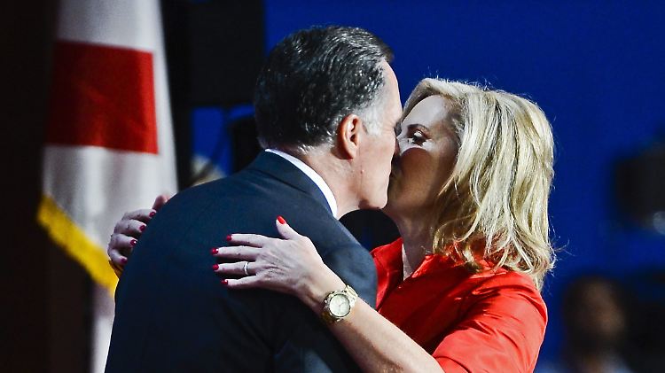 Ein paar Punkte hat Romney vermutlich seiner Frau Ann zu verdanken: Sie stellte ihn in Tampa als mitfühlenden Politiker dar.