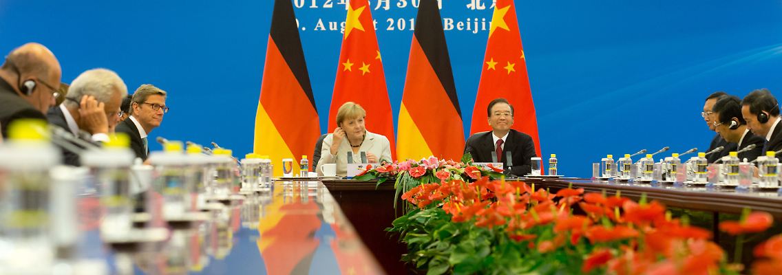 Mit Merkel reiste die größte deutsche Delegation aller Zeiten nach China.