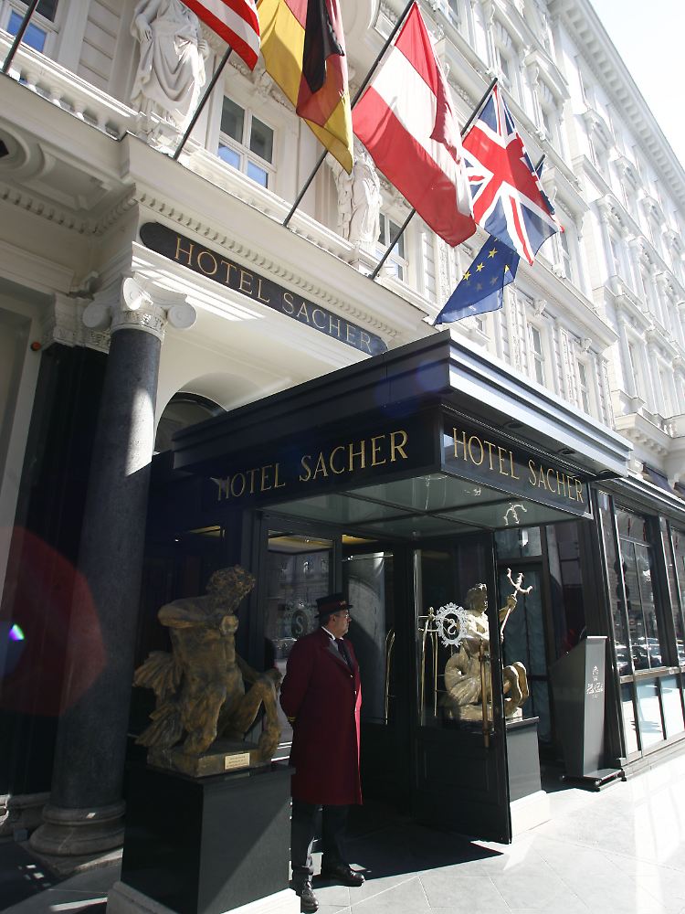 ... oder Österreich (Hotel Sacher in Wien): ...