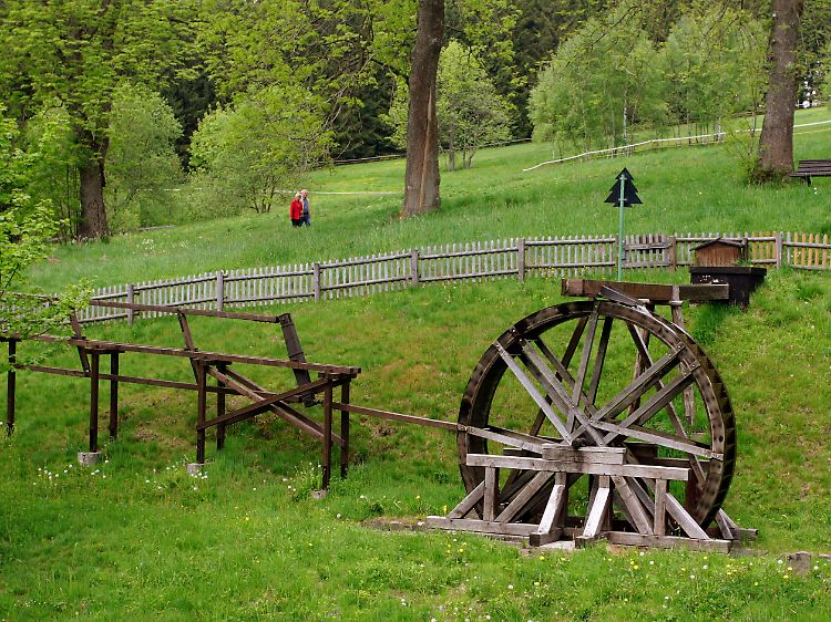 Oberharzer Wasserregal: Kunstrad mit Feldgestänge und Hubsatz in Clausthal-Zellerfeld.