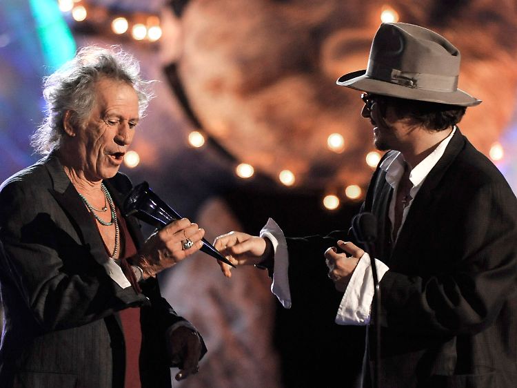 Wie Vater und Sohn. (Richards und Depp bei den "Scream Awards" im Oktober 2009 in Los Angeles)