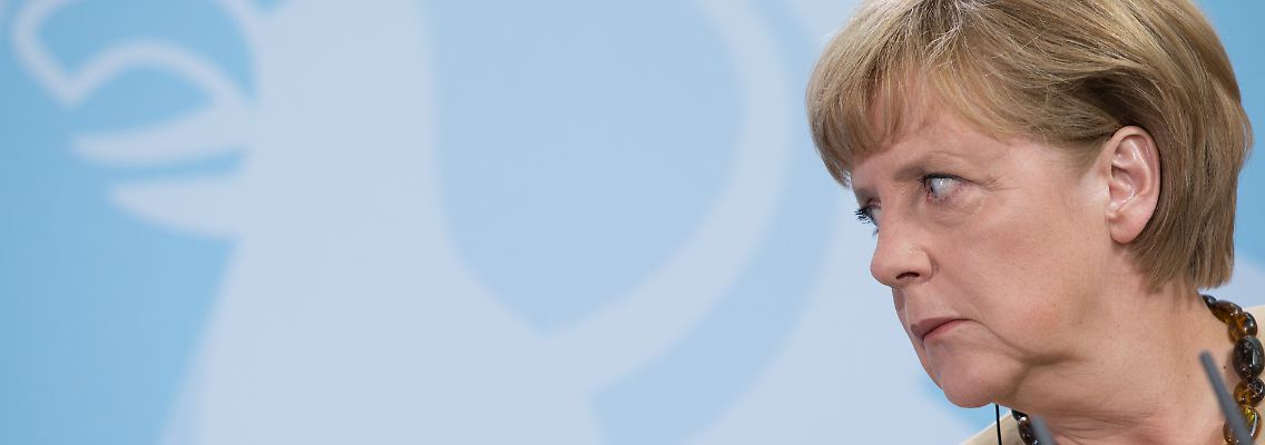 Ein böser Blick und die Kanzlerin hat die Revolte überstanden.