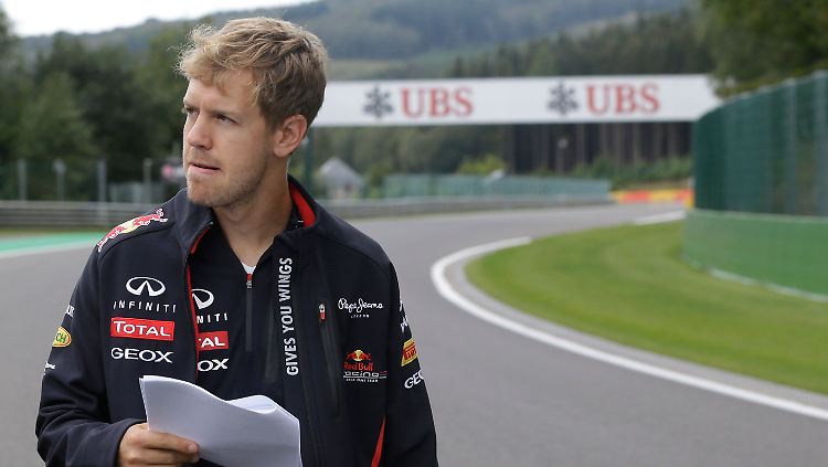 Entschuldigung, wo geht's hier zum Training? Sebastian Vettel auf dem Kurs in Spa.