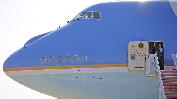 Noch winkt Obama aus der Air Force One.