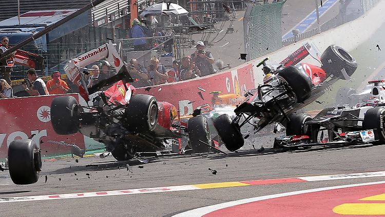 Auto kaputt, Alonso ganz - aber ausgeschieden.
