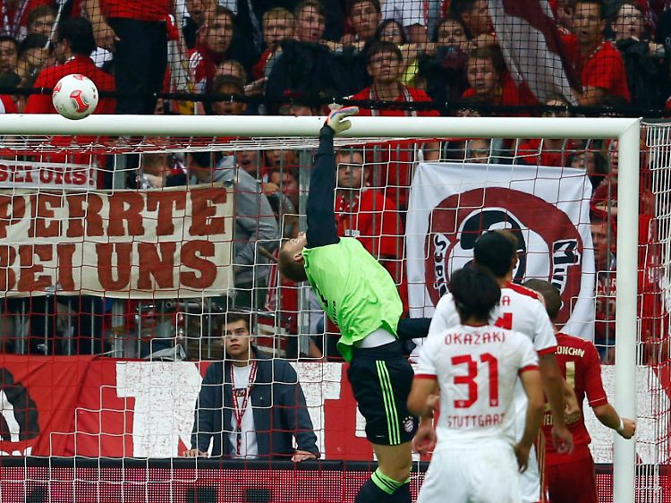 Volley ins VfB-Glück: Nach 25 Minuten war die Stuttgarter Welt nach dem 1:0 durch Martin Harnik noch in Ordnung.