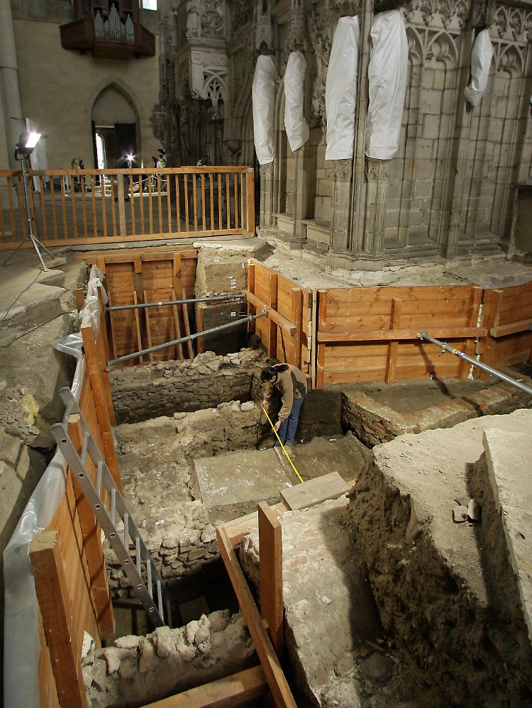 Bei Grabungesarbeiten im Magdeburger Dom fanden Archäologen 2008 die mutmaßlichen Gebeine von Königin Editha.