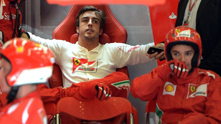 Alles gut: Fernando Alonso, unverletzt.