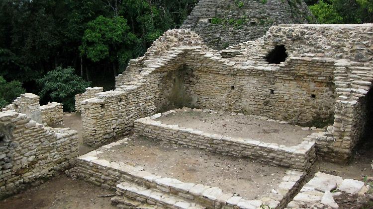 1200 Jahre altes Maya-Theater mit Plätzen für 120 Menschen, ...