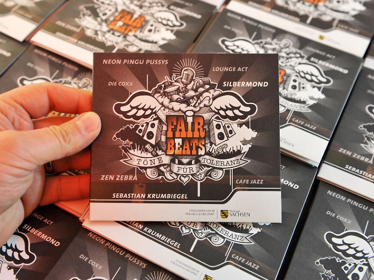 Unter dem Titel "Fair Beats - Tüne für Toleranz" gab das sächsische Kultusministerium 2009 eine eigene Schulhof-CD heraus.