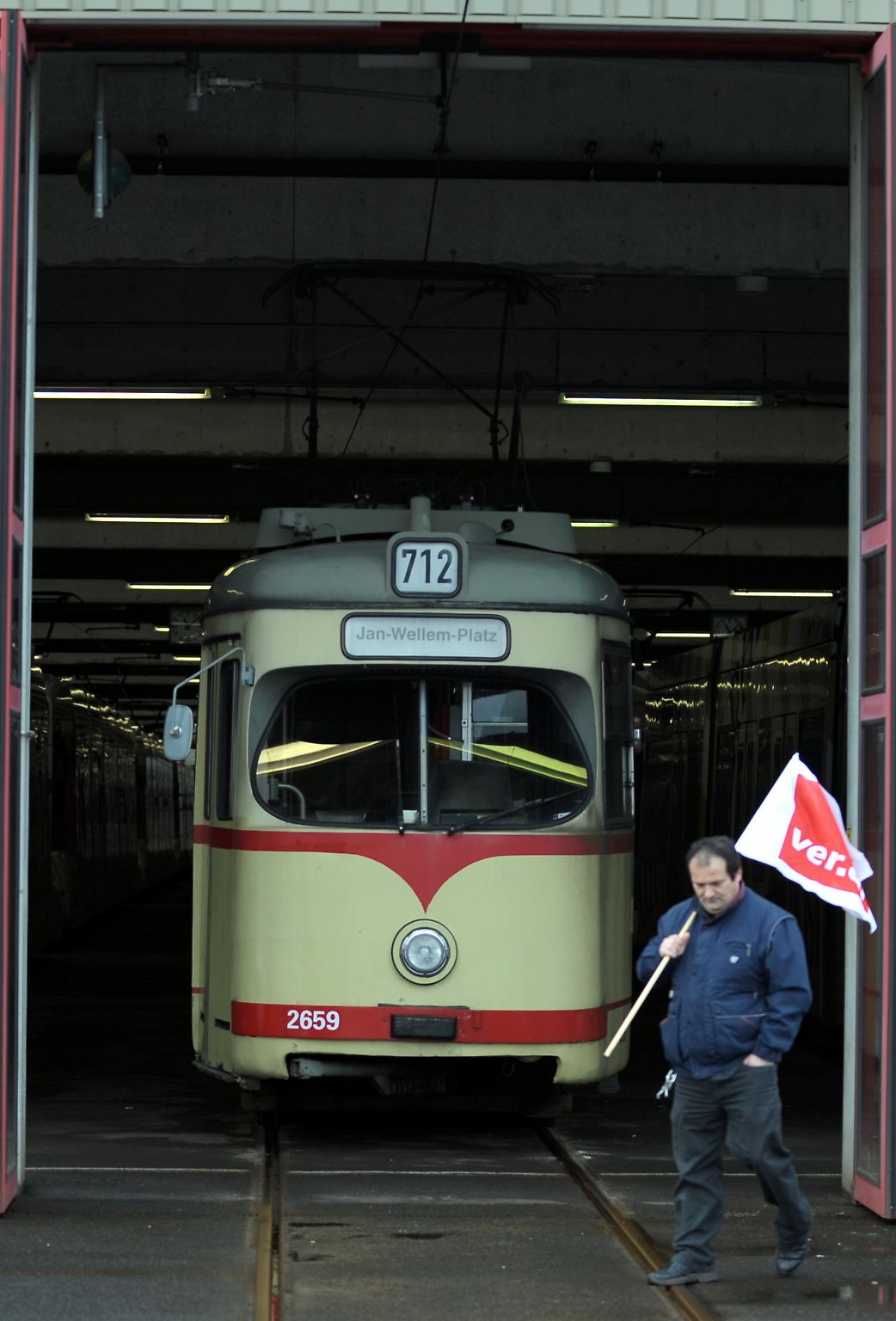 Die Gewerkschaften setzen im Tarifstreit des öffentlichen Dienstes ihre Warnstreiks fort.