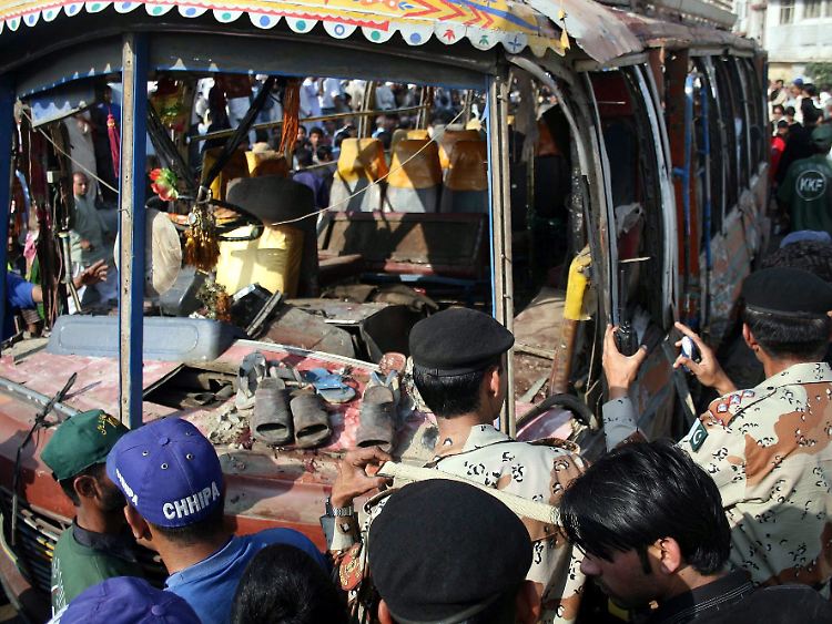 Der Bus, in dem zwölf Menschen ums Leben kamen.