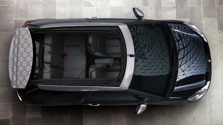 Ein richtiges Cabrio ist das DS3 nicht, statt eines Verdecks gibt es ein Rolldach.