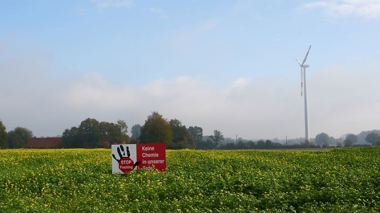 Zahlreiche Bürgerinitiativen wie hier nahe Nordwalde im Münsterland wehren sich gegen Fracking-Projekte.