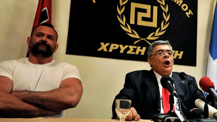 Nikolaos Michaloliakos und seine Chrysi Avgi gewinnen an Zustimmung.