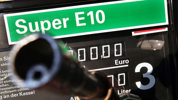 Der Biokraftstoff E10 gerät immer stärker in die Kritik.