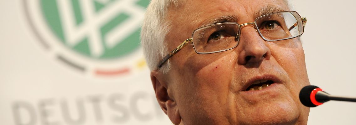 Vergleicht gerne: Theo Zwanziger.