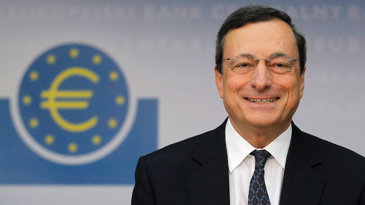 Mario Draghi enttäuschte die Märkte nicht - Kritiker bleiben jedoch skeptisch, ob die Liquidität wieder aus dem Markt kommt.