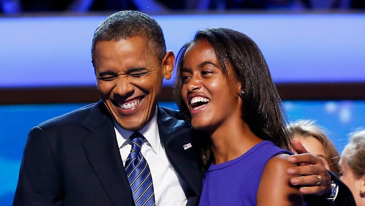 Nach der Rede kam Obamas Familie auf die Bühne - hier seine Tochter Malia.