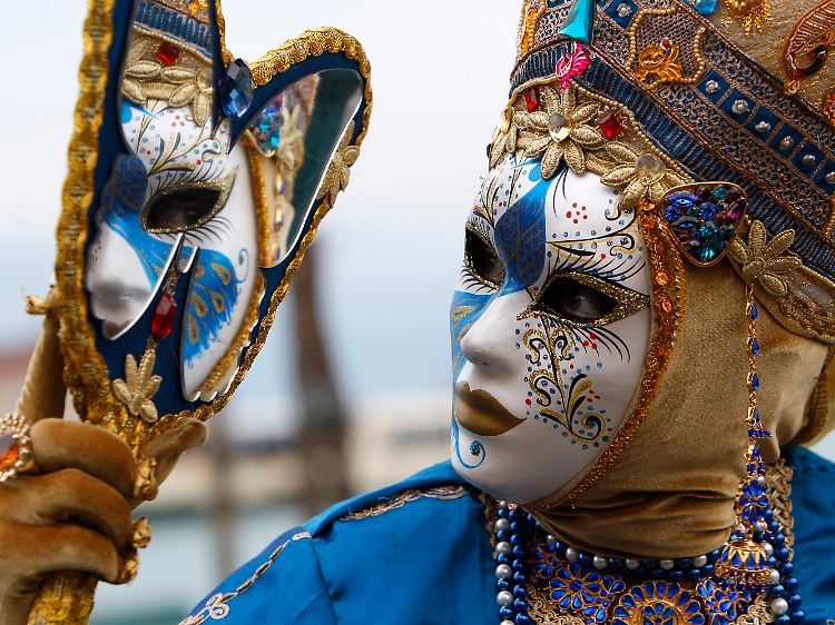 Der venezianische Karneval ist vor allem für seine typischen Masken bekannt.