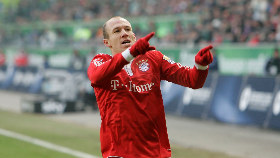 Und immer wieder Arjen Robben: Hier feiert er sein Tor in Wolfsburg.