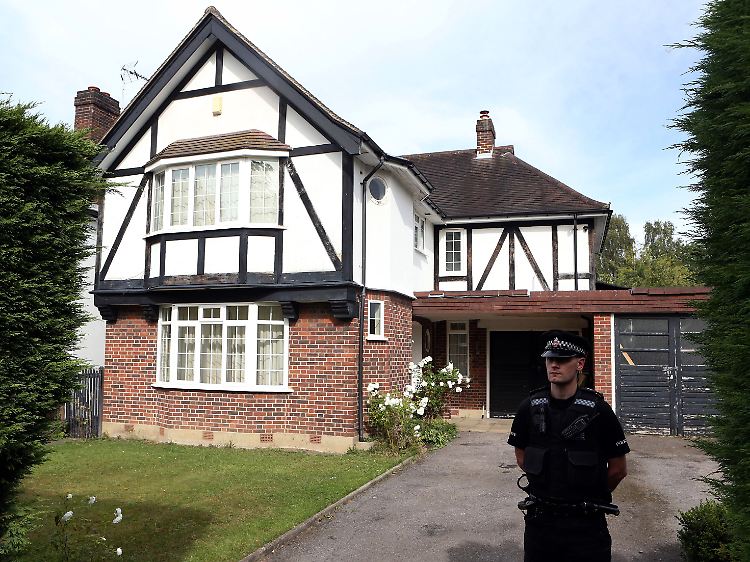 Das Haus der Familie in Claygate, Surrey.