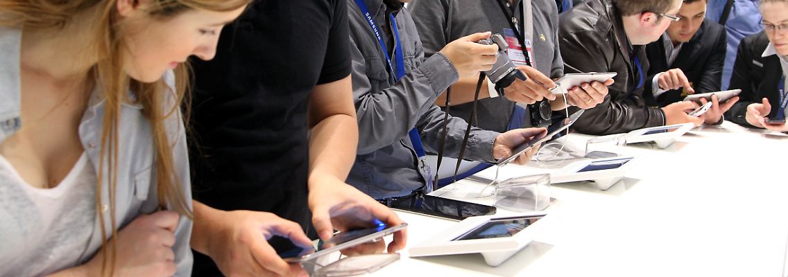 Auf Tablets kann der Nutzer im Internet surfen, lesen, Musik hören oder Filme ansehen.