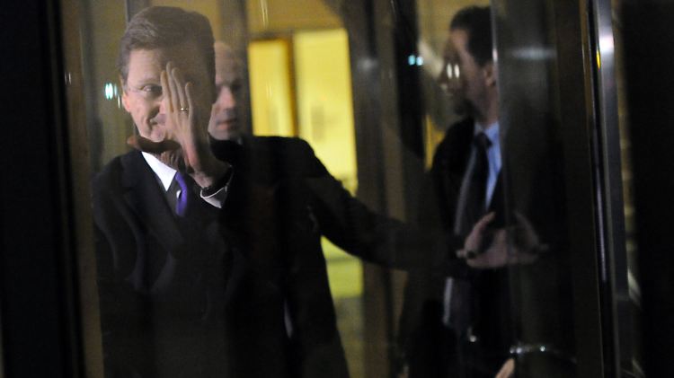 Westerwelle kommt zum Gespräch, das kein Krisengespräch sein soll.