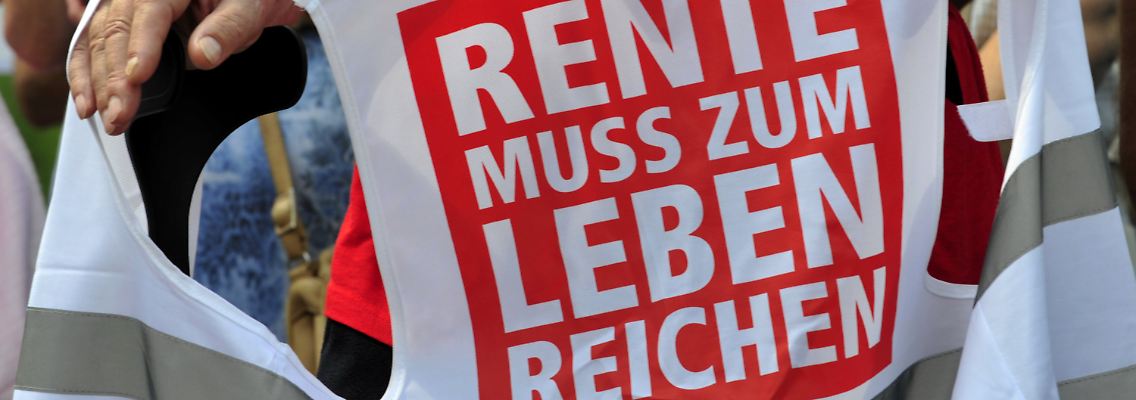 Die alarmierenden Zahlen über drohende Altersarmut spalten die Politik.
