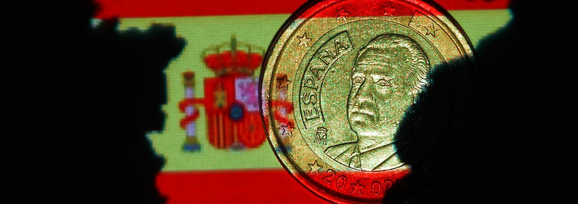 Das hoch verschuldete Spanien ist längst reif für Stützungsmaßnahmen, aber die Regierung spreizt sich. Madrid fürchtet ein hartes Sparregiment, so wie es Griechenland zu Zeit erfährt.