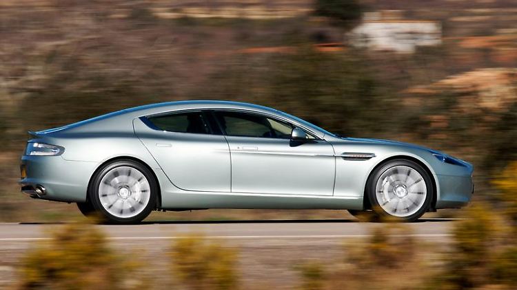 Neue Konkurrenz für Porsche Panamera & Co.: Auch Aston Martin hat jetzt einen sportlichen Viertürer im Programm.