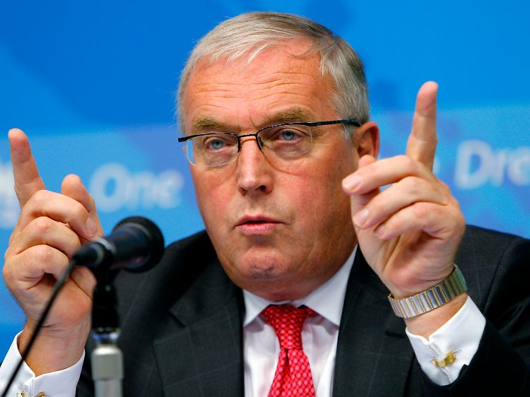 Weltverbandspräsident Pat McQuaid versucht, zu retten, was nicht mehr zu retten ist: das Image seines korrumpierten Verbandes.