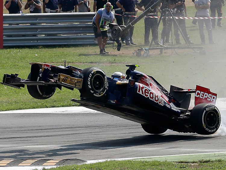 Der Franzose Jean-Eric Vergne wurde in Monza kurzzeitig zum Überflieger, blieb beim folgenden Crash aber glücklichweise fast unverletzt.