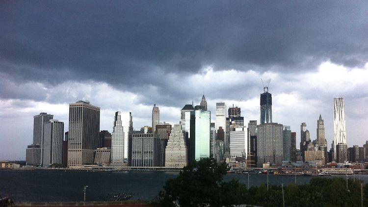 Dunkle Wolken über New York.