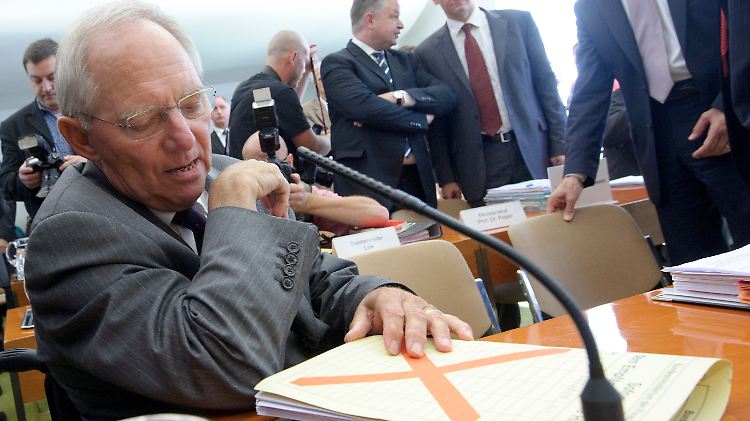 Ex-Innenminister Schäuble soll schon bald angehört werden.