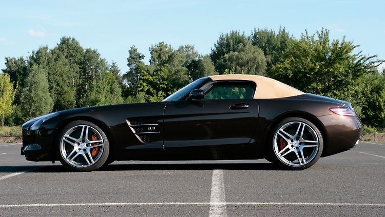 Reizt die Sinne und ist rollender Überfluss: der SLS AMG Roadster.
