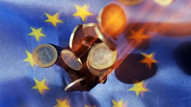 Der Euro steigt, weil Investoren auf neue Geldspritzen der US-Notenbank am Donnerstag setzen.