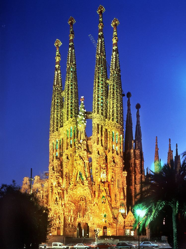 Hier fühlt Brühl sich zu Hause: im wunderschönen Barcelona, hier das Wahrzeichen der Stadt, die Sagrada Familia.