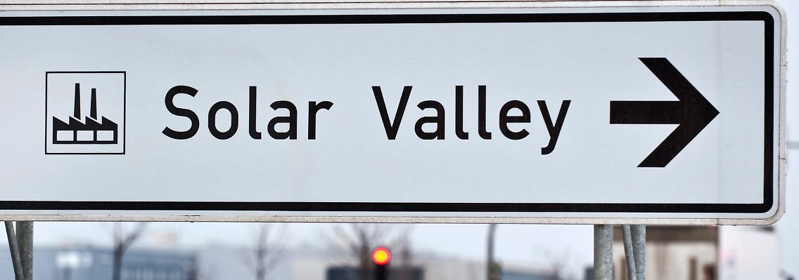 Im so genannten Solar Valley in Bitterfeld-Wolfen (Sachsen-Anhalt) produzieren sechs Unternehmen mit 4.000 Mitarbeitern Solartechnik.