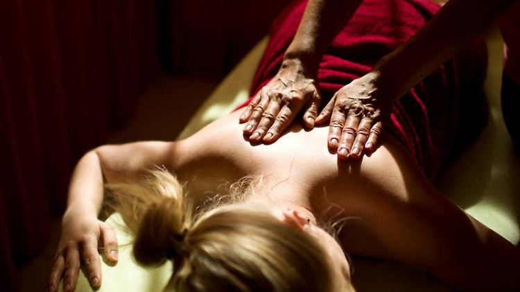 Missbrauch statt Massage: Mehr als 180 Frauen beklagen  sexuelle Übergriffe bei einem Wellness-Unternehmen in den USA.