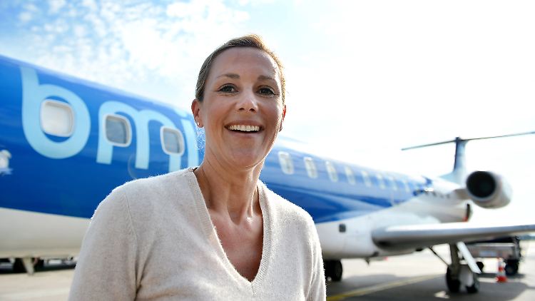Bettina Wulff am Montag auf dem Flughafen von Hannover.