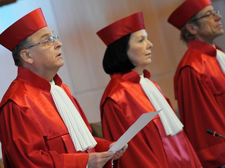 Nach der Urteilsverlesung der Karlsruher Richter herrscht über die Konsequenzen keine Einigkeit.