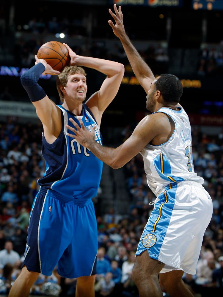 Dirk Nowitzki nicht viel gelingt, aber trotzdem mehr als seinen Kollegen, heißt das nichts Gutes für die Mavericks.