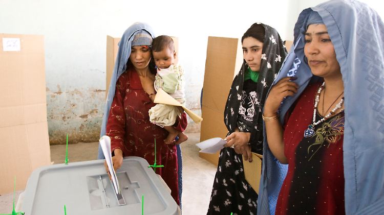 Erst seit 2003 dürfen Frauen in Afghanistan wählen.