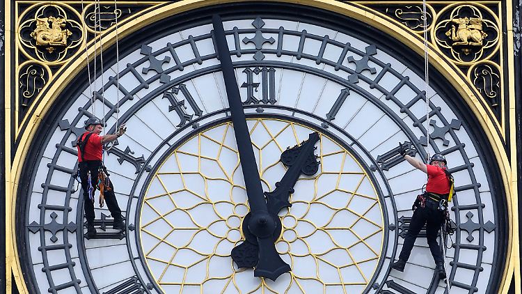 Große Zuneigung, große Geschenke: "Clock Tower" mit der Big-Ben-Glocke heißt jetzt "Elizabeth Tower".