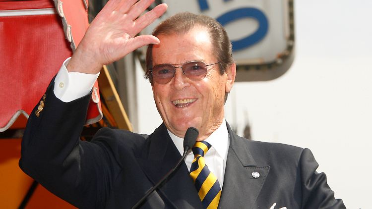 In den Bond-Filmen lagen ihm die Frauen zu Füßen, im wahren Leben hatte es Roger Moore offensichtlich schwerer.