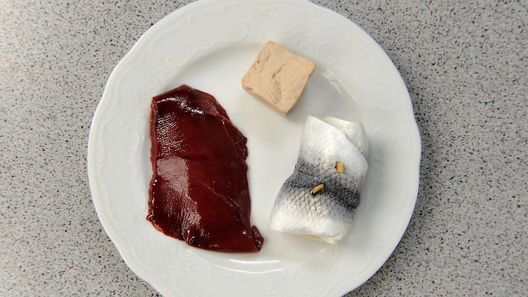 Hefe, rohe Leber, Rollmops: Zutaten für die "Mutproben".
